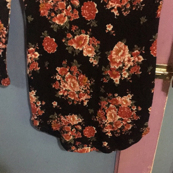 Extremely ME,  women’s hoodie.  Size 7/8.  Floral. Black. - Picture 8 of 9